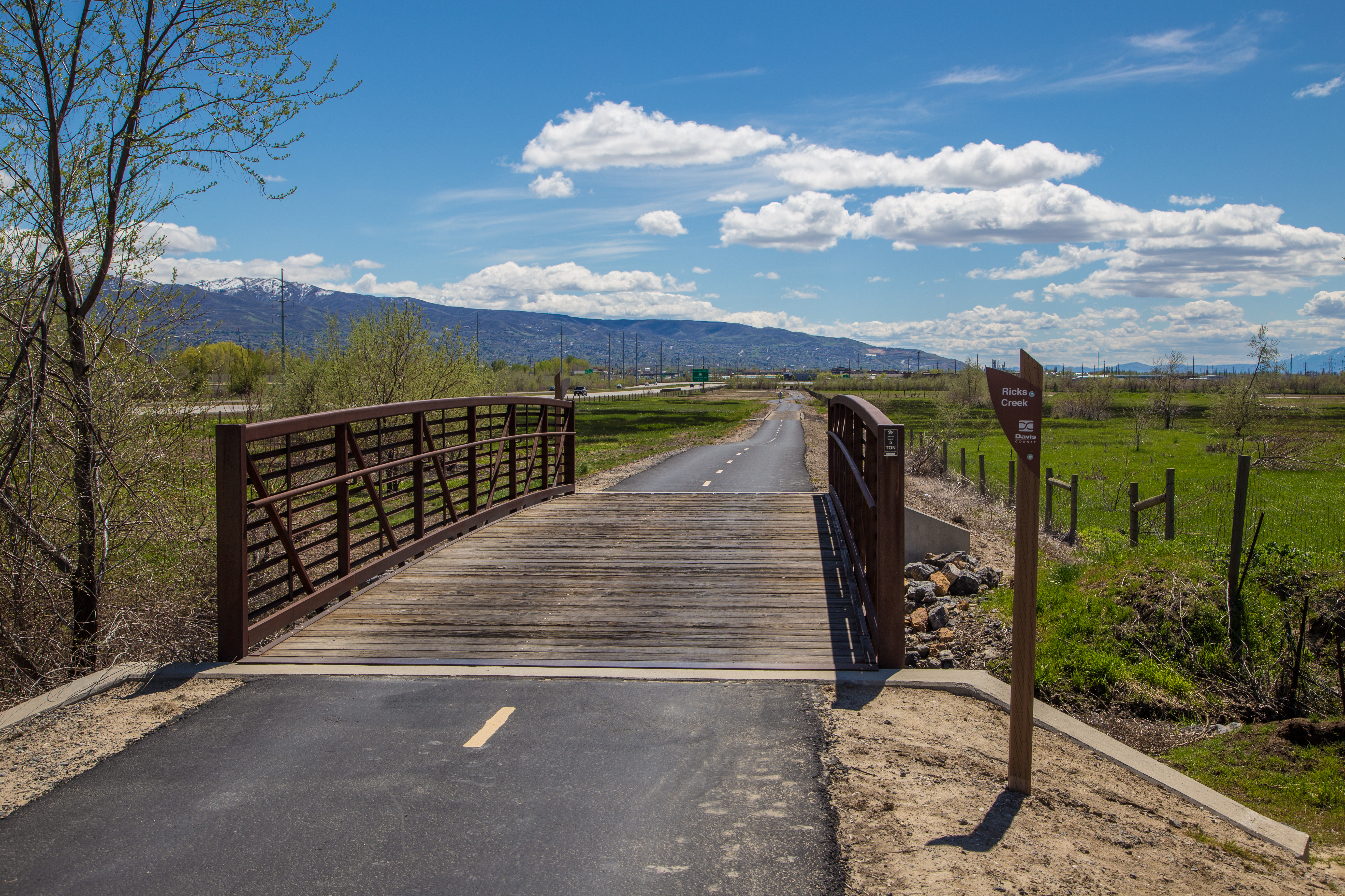 Legacy Parkway Trail Healthy Trail Guides Intermountain LiVe Well   Legacy Parkway Trail Lg 81 