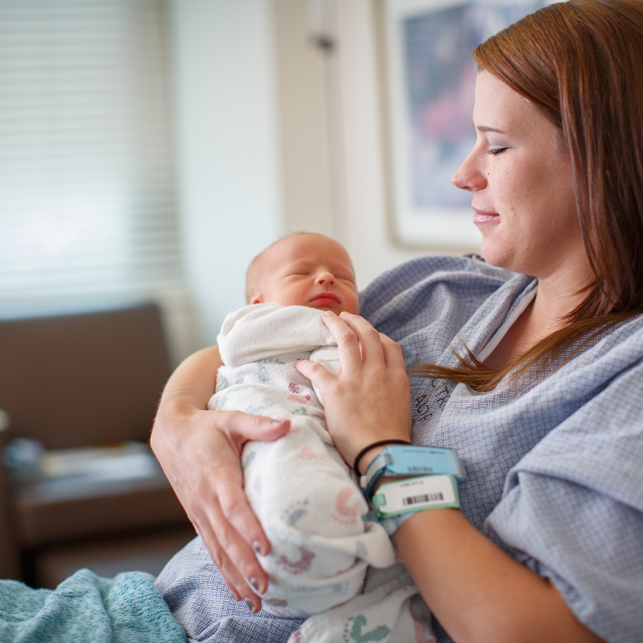 mom and newborn