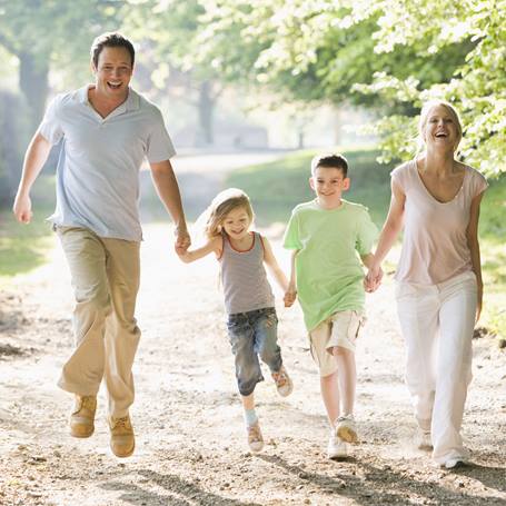 behavioral-health-family-walking-Fotolia_8653801_Subscription_XXL-square