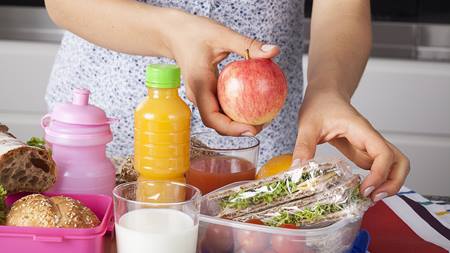 How a dietitian got a passing grade in packing healthy school lunches