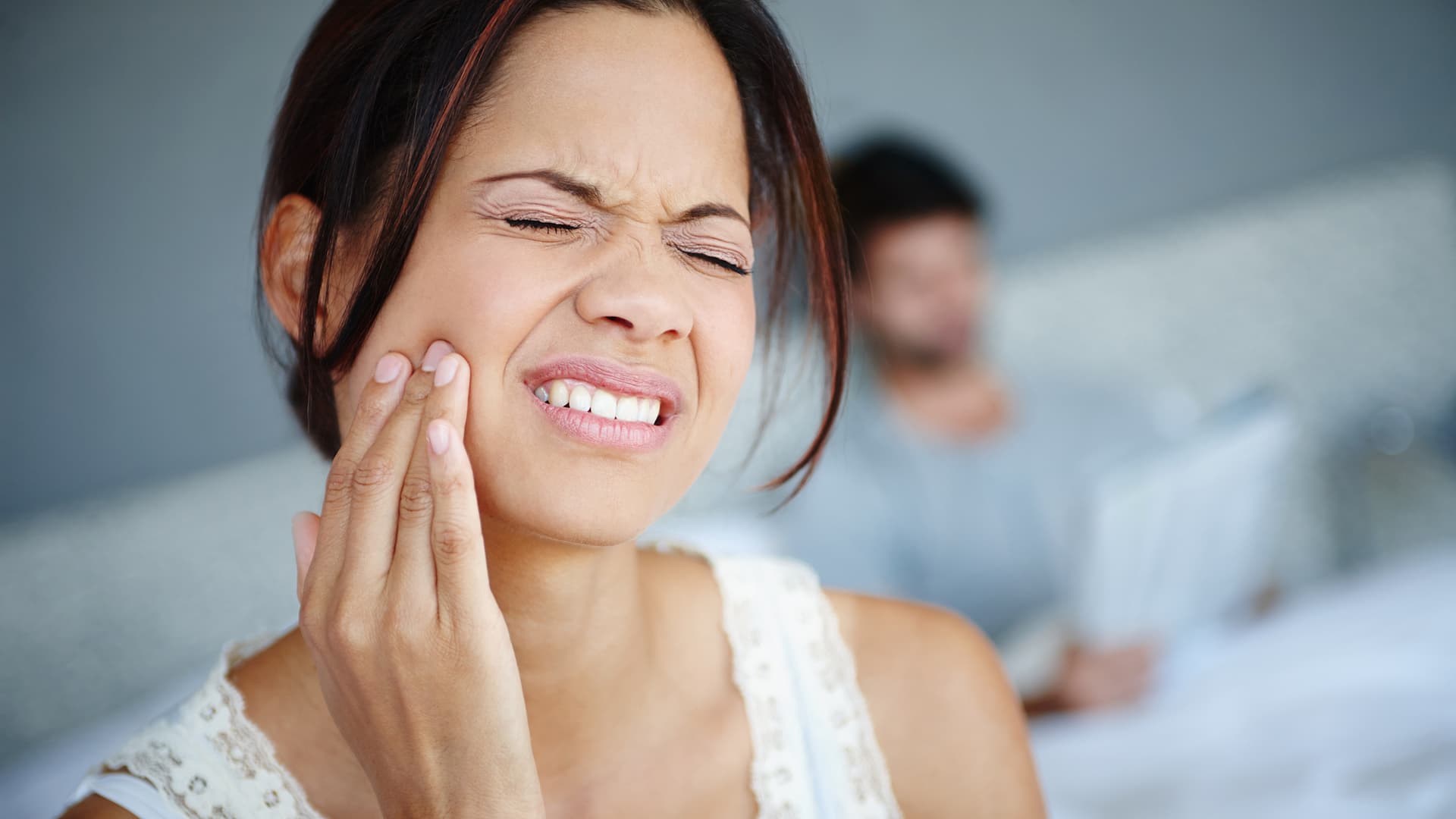 Why Does TMJ Pain Only Hurt on One Side?