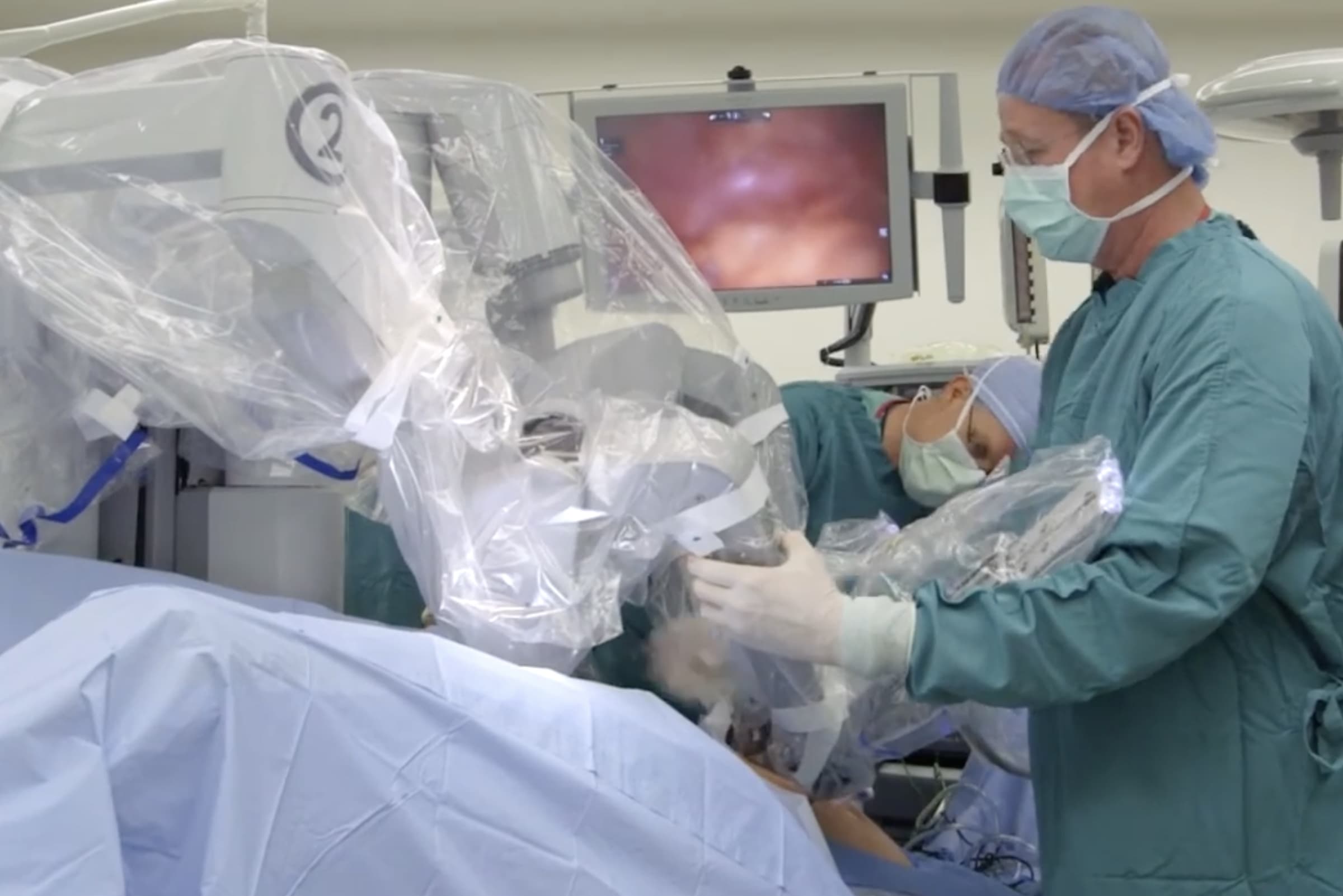 Dr. Mark Stowers preparing to perform a robotic surgery