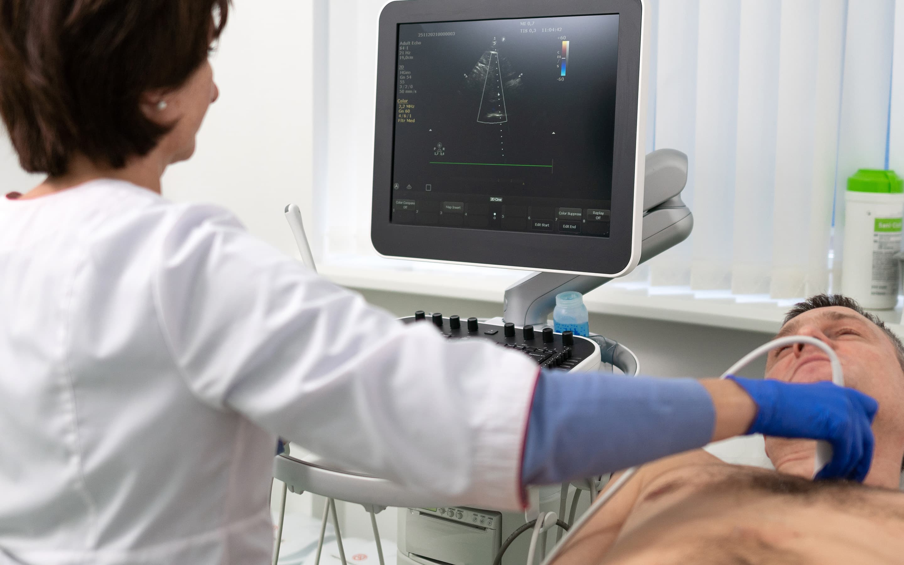 Heart patient ultrasonography