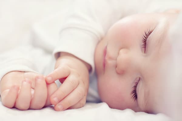 best-sleeping-positions-for-newborns